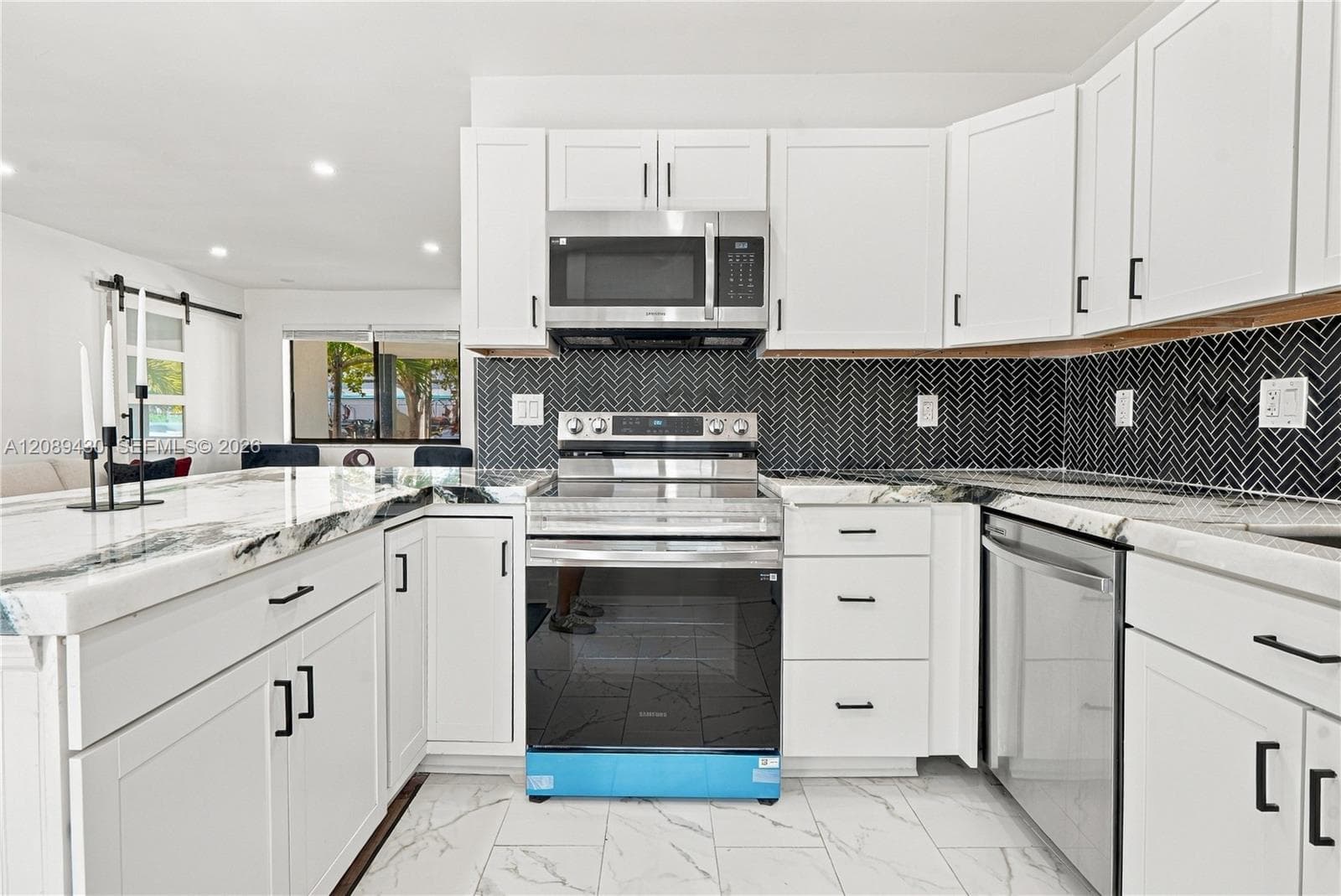 3955 SW 69th Ave photo 8