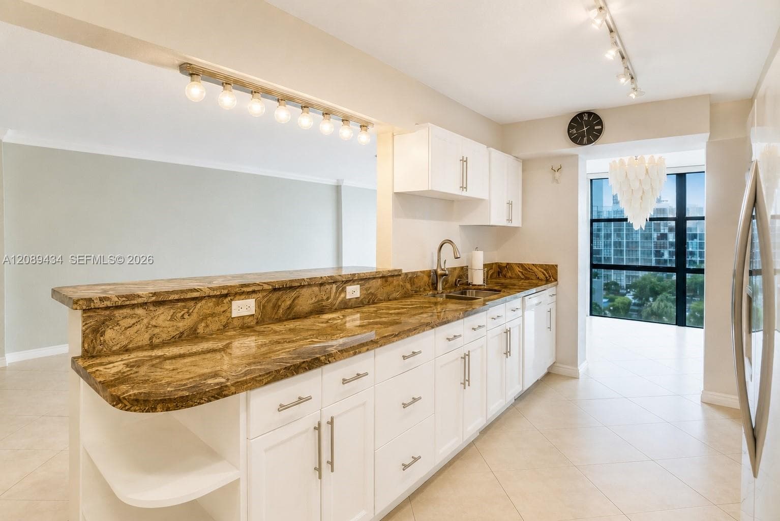 OCEANVIEW PARK CONDO · #614 in Hallandale Beach - Photo 4