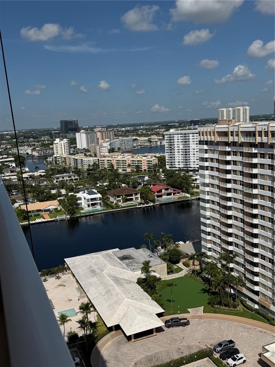HEMISPHERES CONDO · #21H in Hallandale Beach - Photo 2