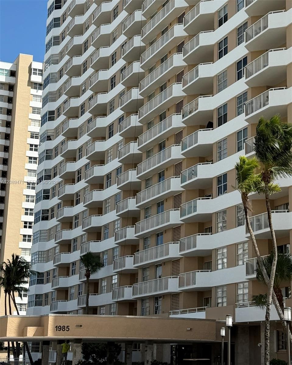 HEMISPHERES CONDO · #21H in Hallandale Beach - Photo 3