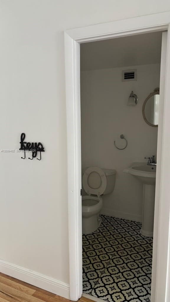 DESOTO PARK CONDO · #301 in Hallandale Beach - Photo 5