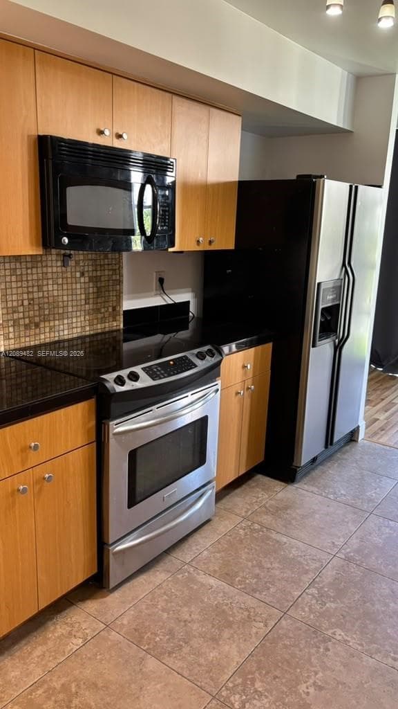 DESOTO PARK CONDO · #301 in Hallandale Beach - Photo 9