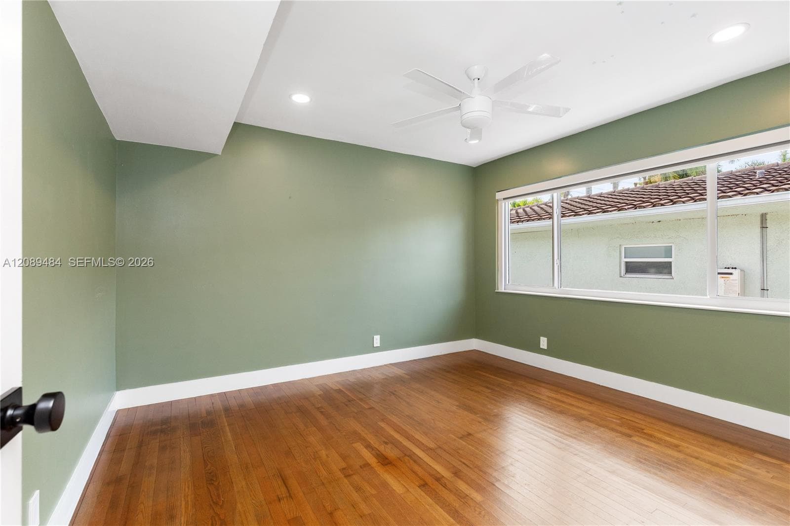 8934 Hawthorne Ave photo 34