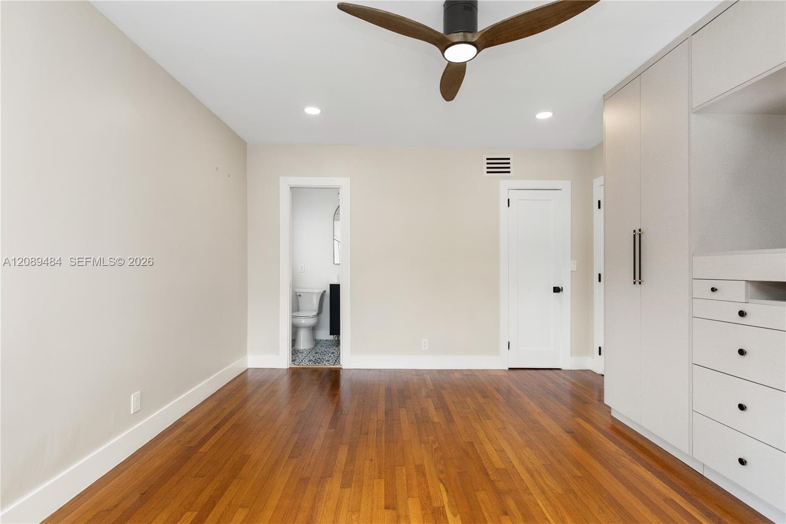 8934 Hawthorne Ave photo 29