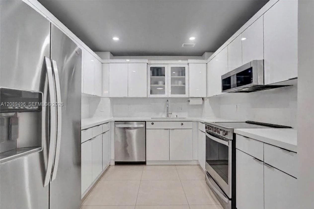 HEMISPHERES CONDO · #LE in Hallandale Beach - Photo 2