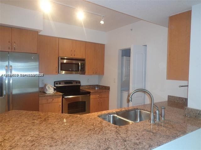 RADIUS CONDO · #319 in Hollywood - Photo 2