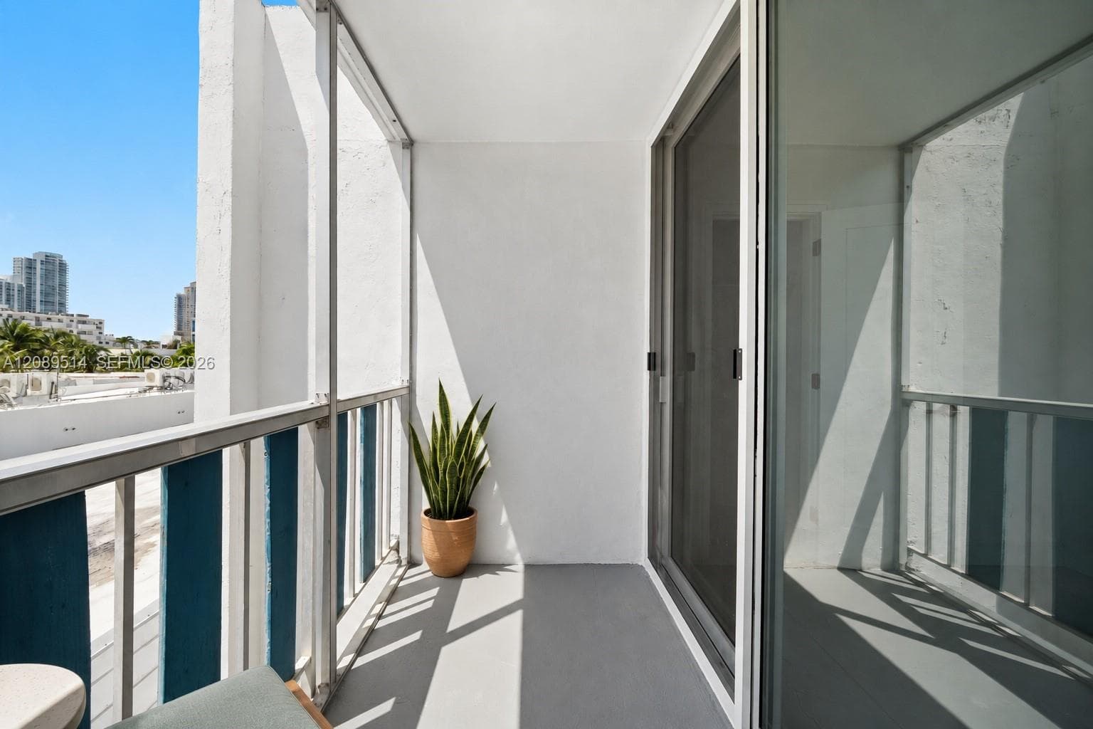 Three Hundred Collins · #407 in Miami Beach - Photo 33