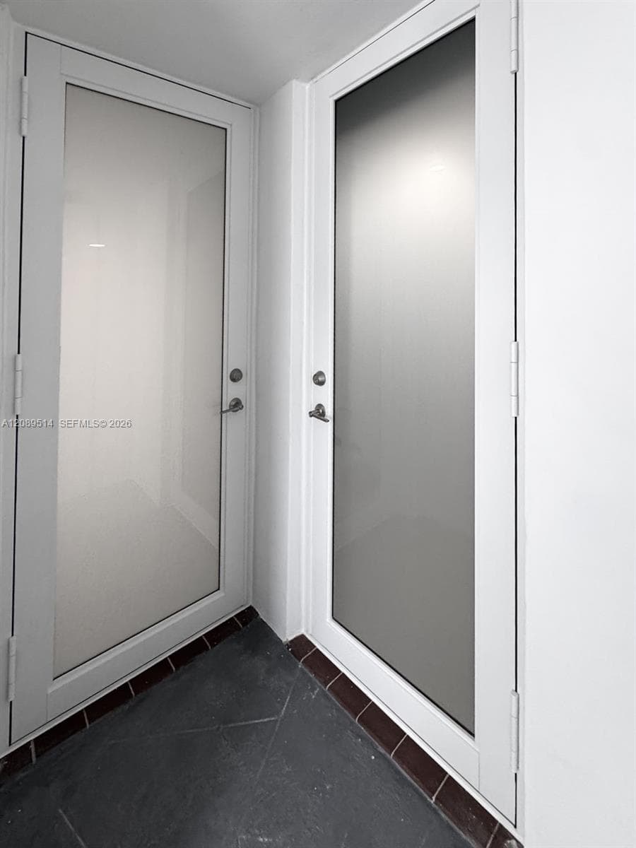Three Hundred Collins · #407 in Miami Beach - Photo 29