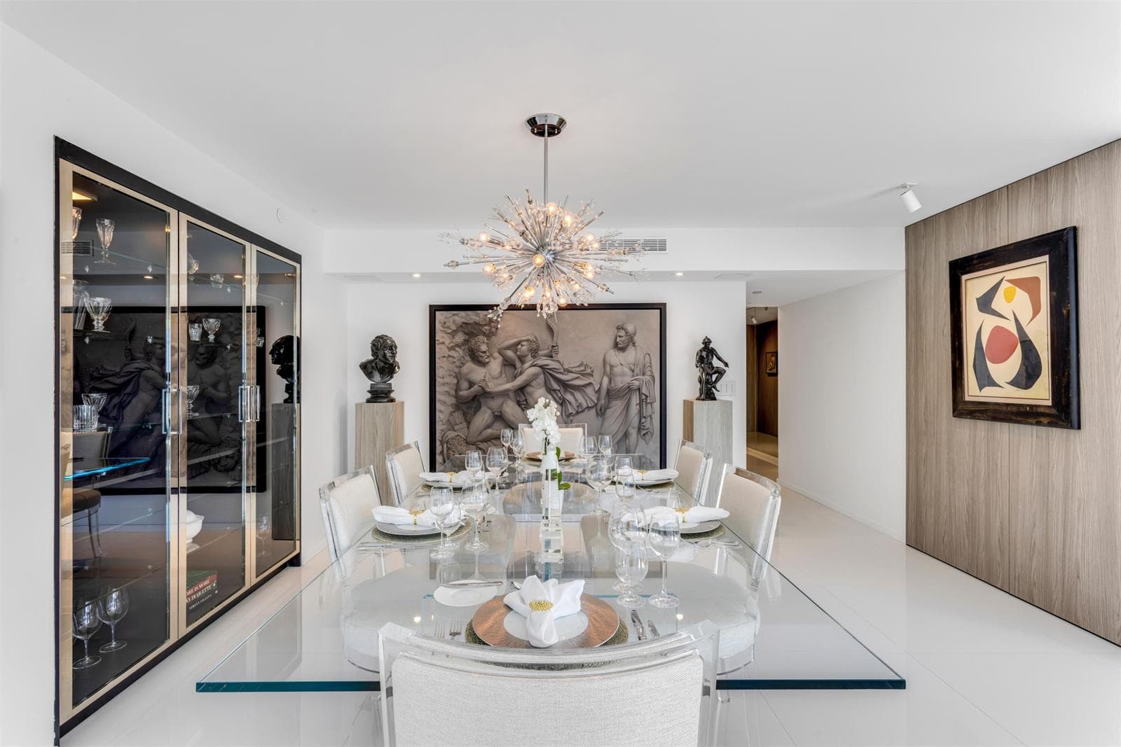 DINING_STRAIGHT_LOOKING_IN_EB
