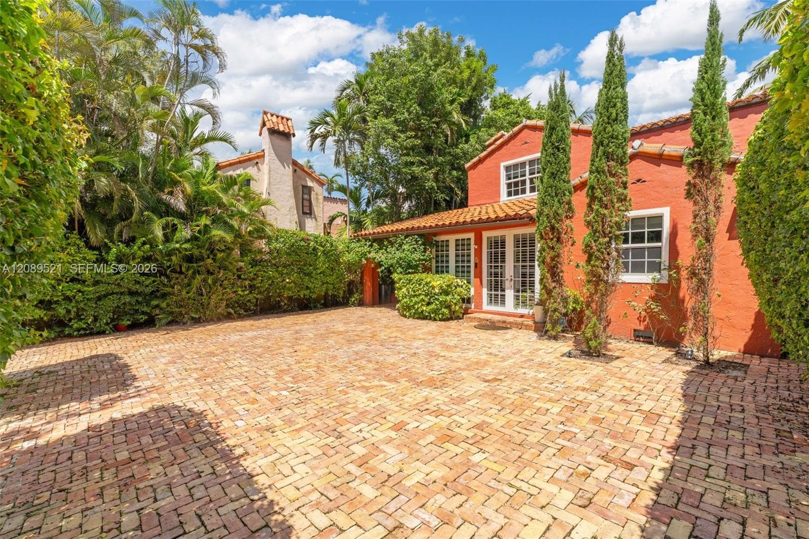 629 Altara Ave photo 4