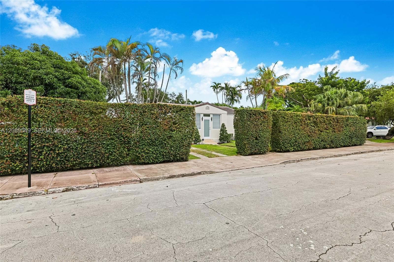 47 Fonseca Ave photo 1