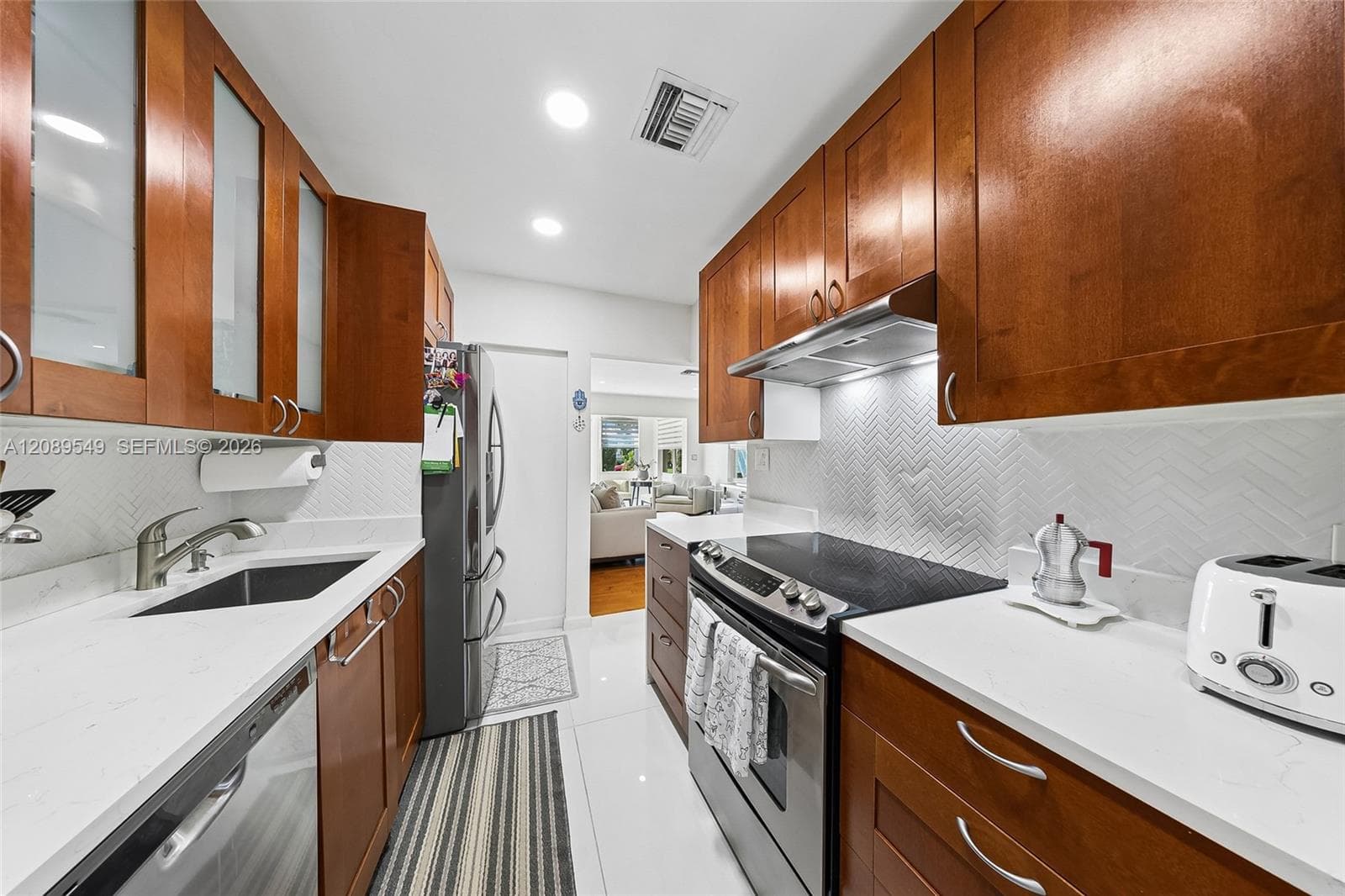 47 Fonseca Ave photo 8