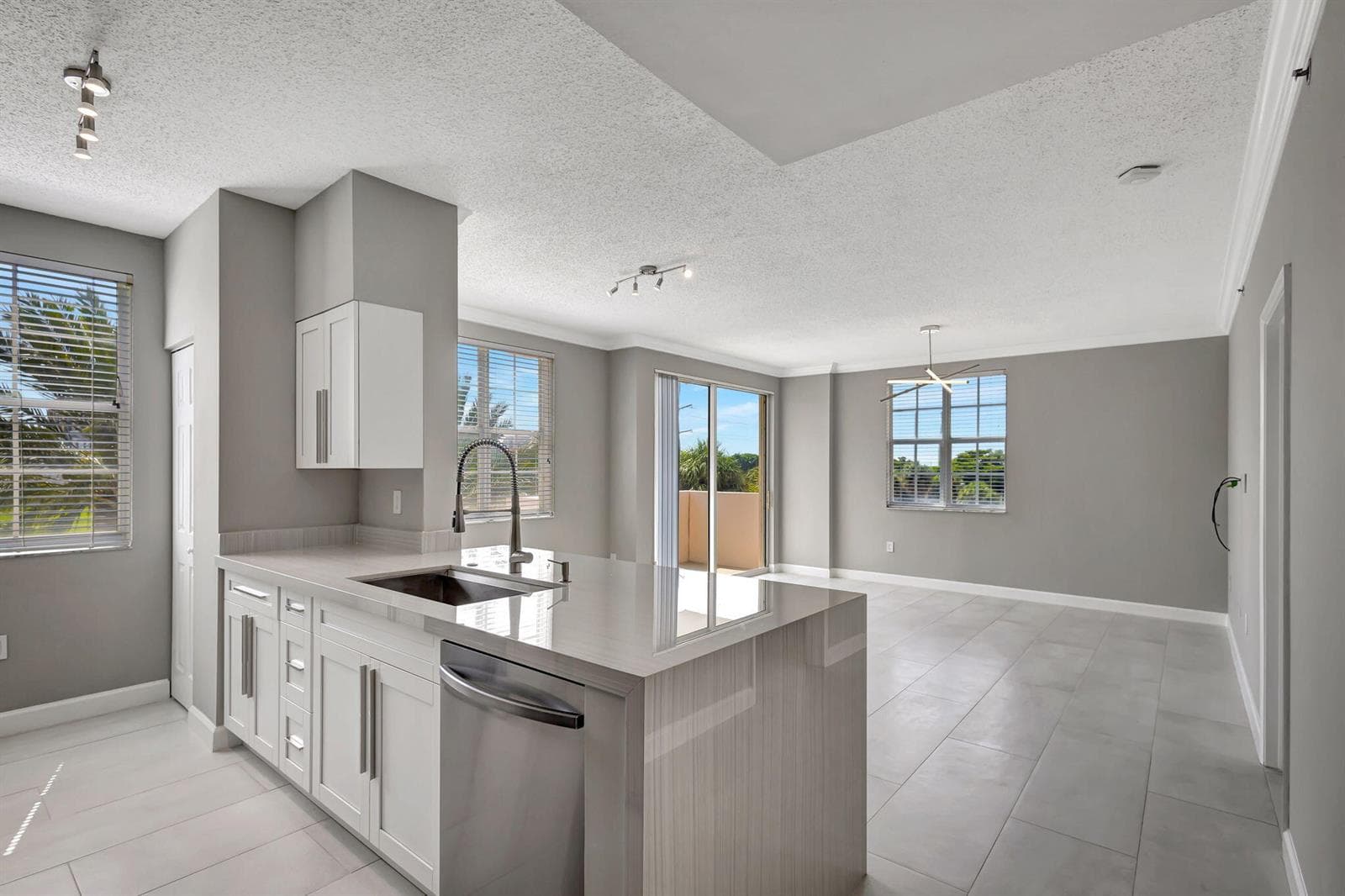 616 Clearwater Park Road, Unit 312 Kitch