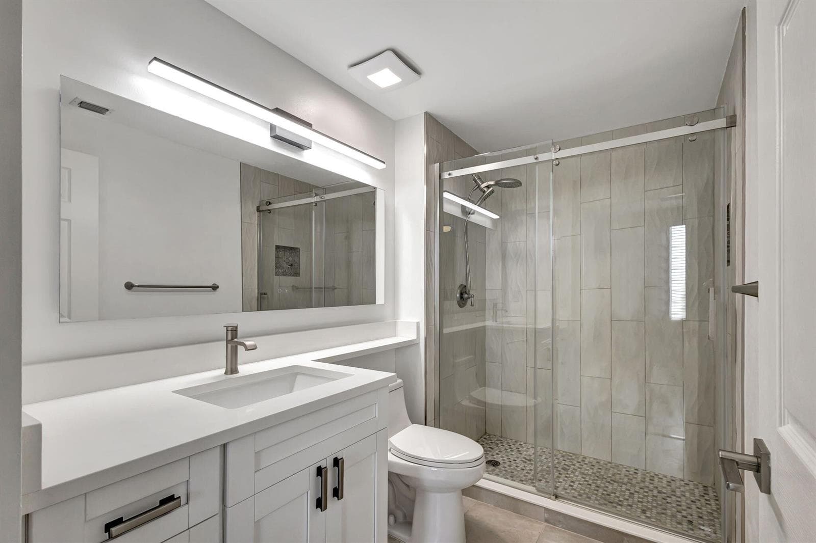 616 Clearwater Park Road, Unit 312 Bedro