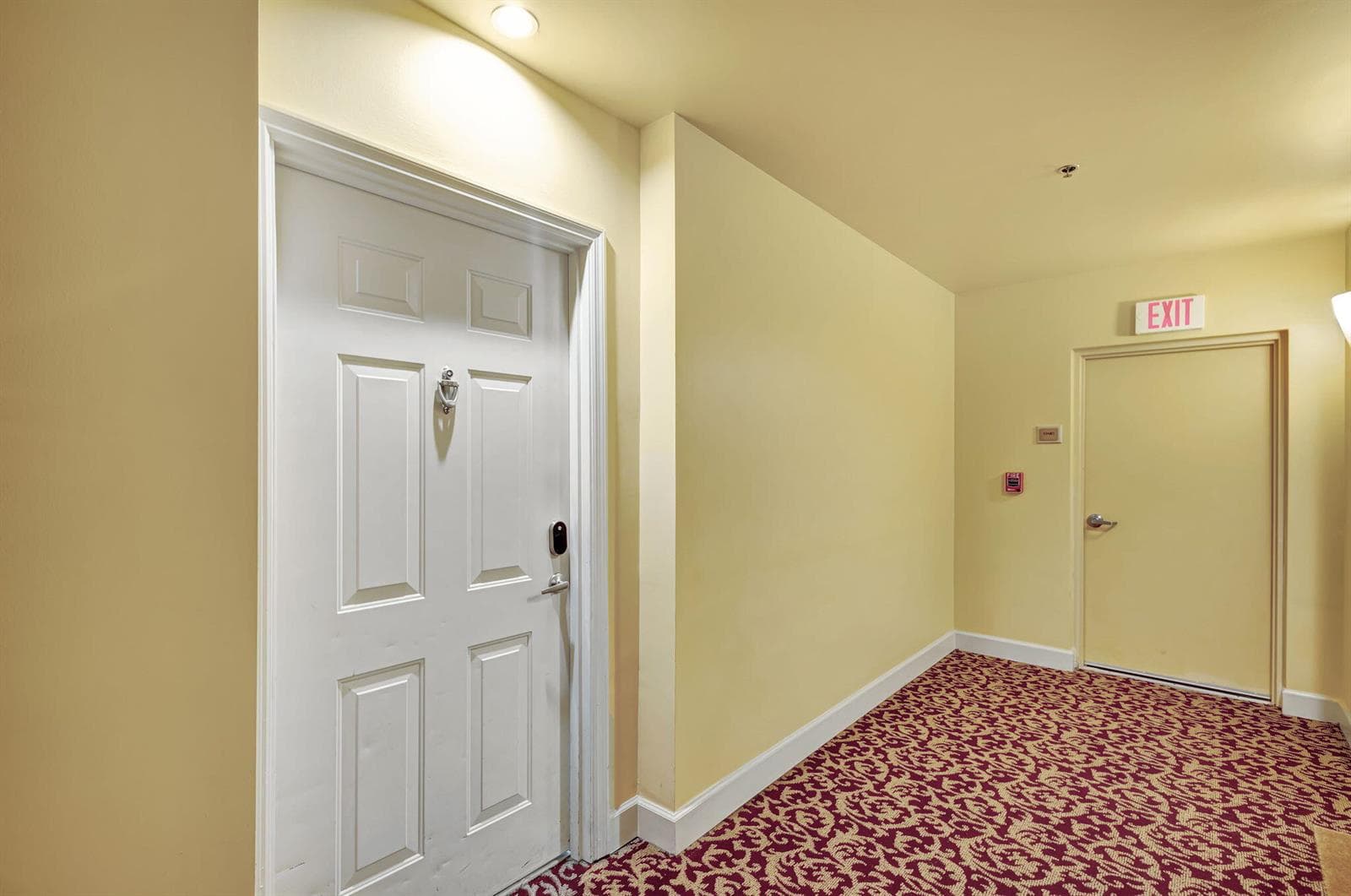 616 Clearwater Park Road, Unit 312 Entry