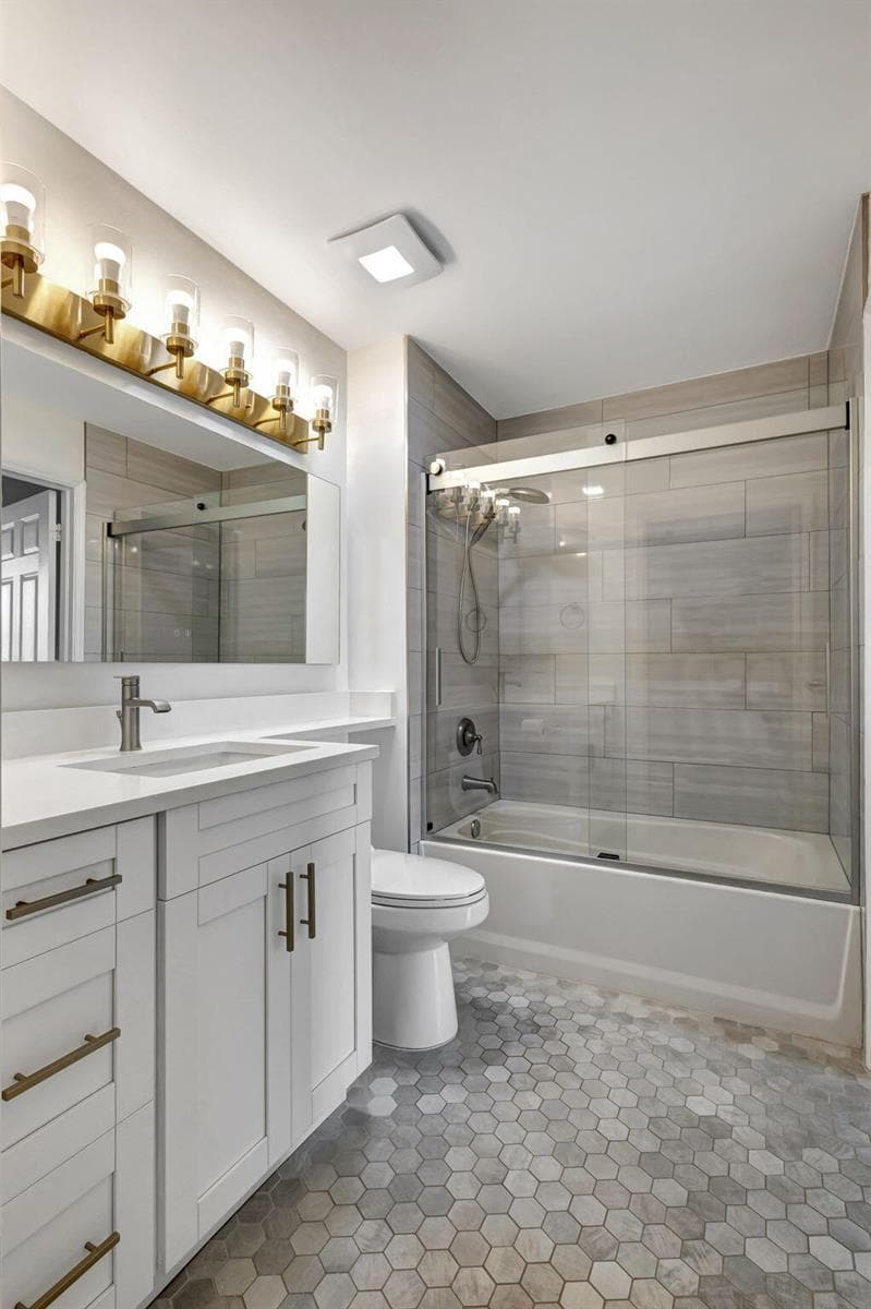 616 Clearwater Park Road, Unit 312 Bedro