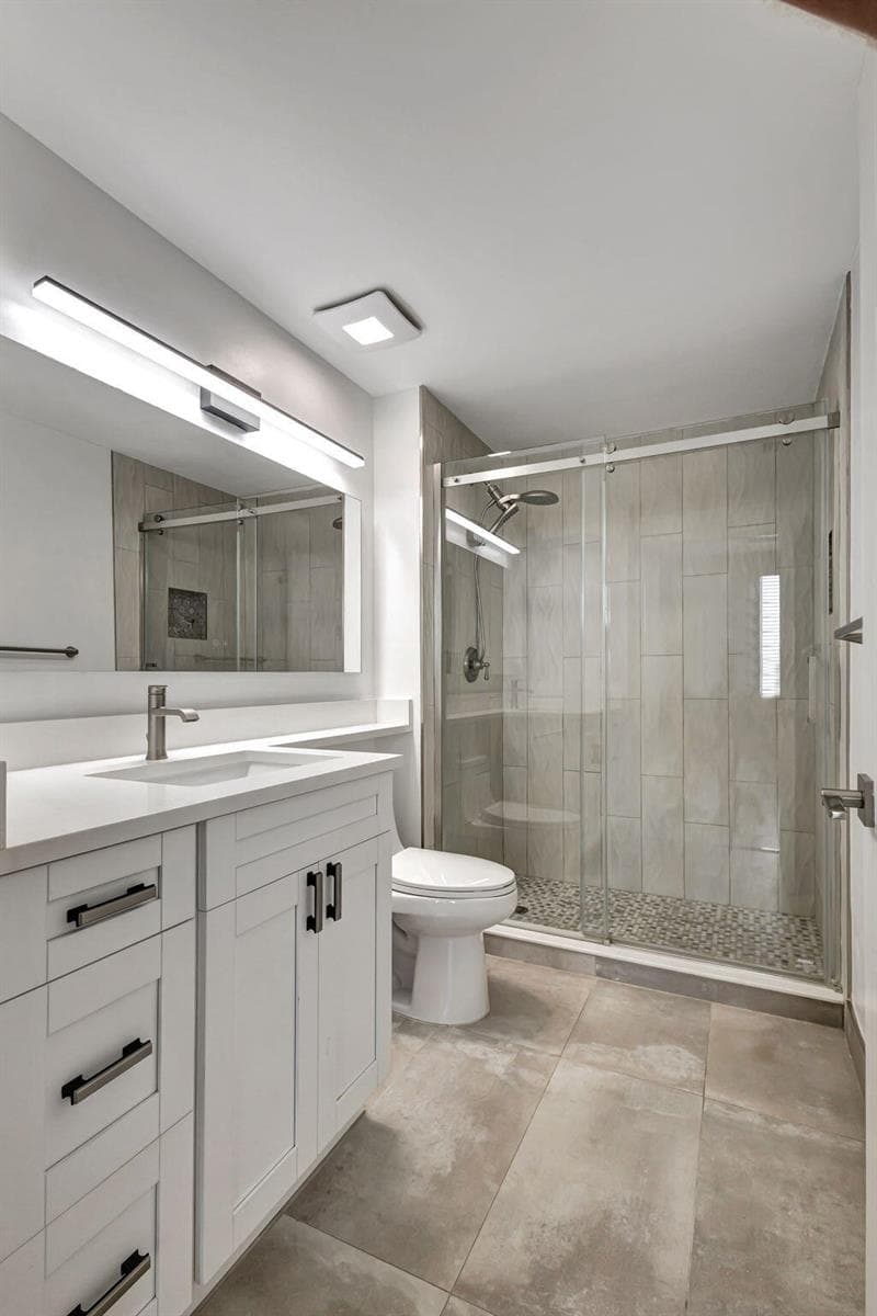 616 Clearwater Park Road, Unit 312 Bedro