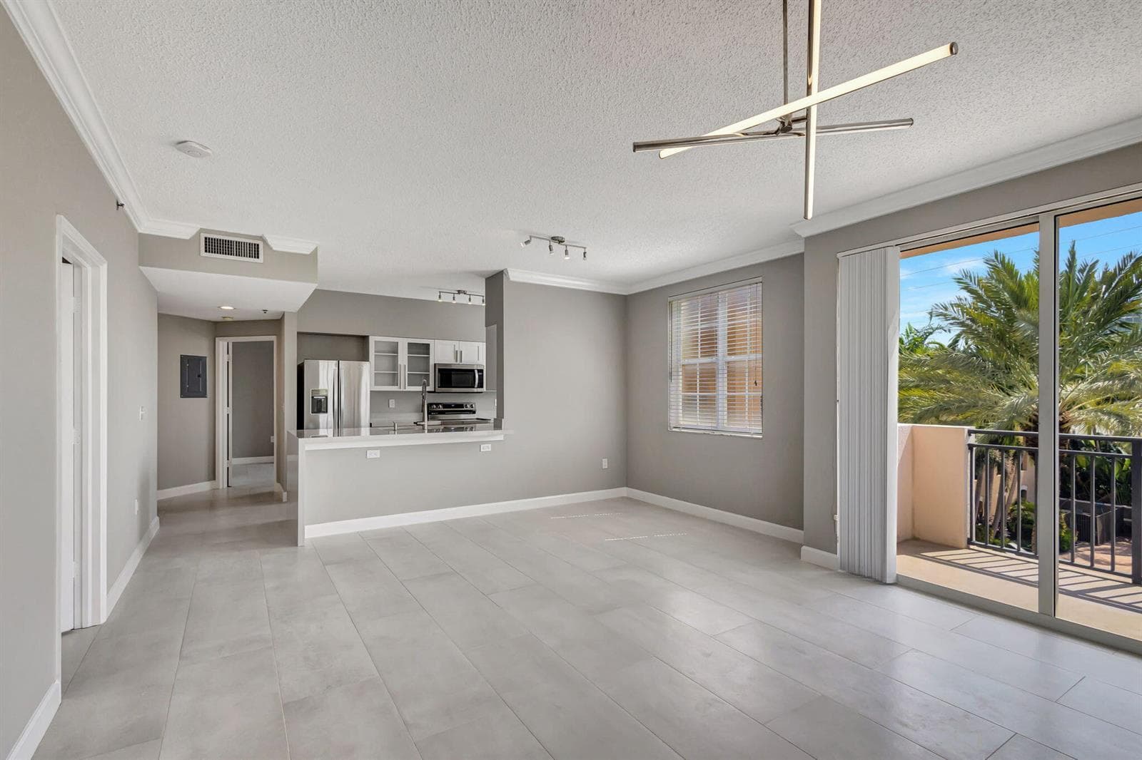 616 Clearwater Park Road, Unit 312 Kitch