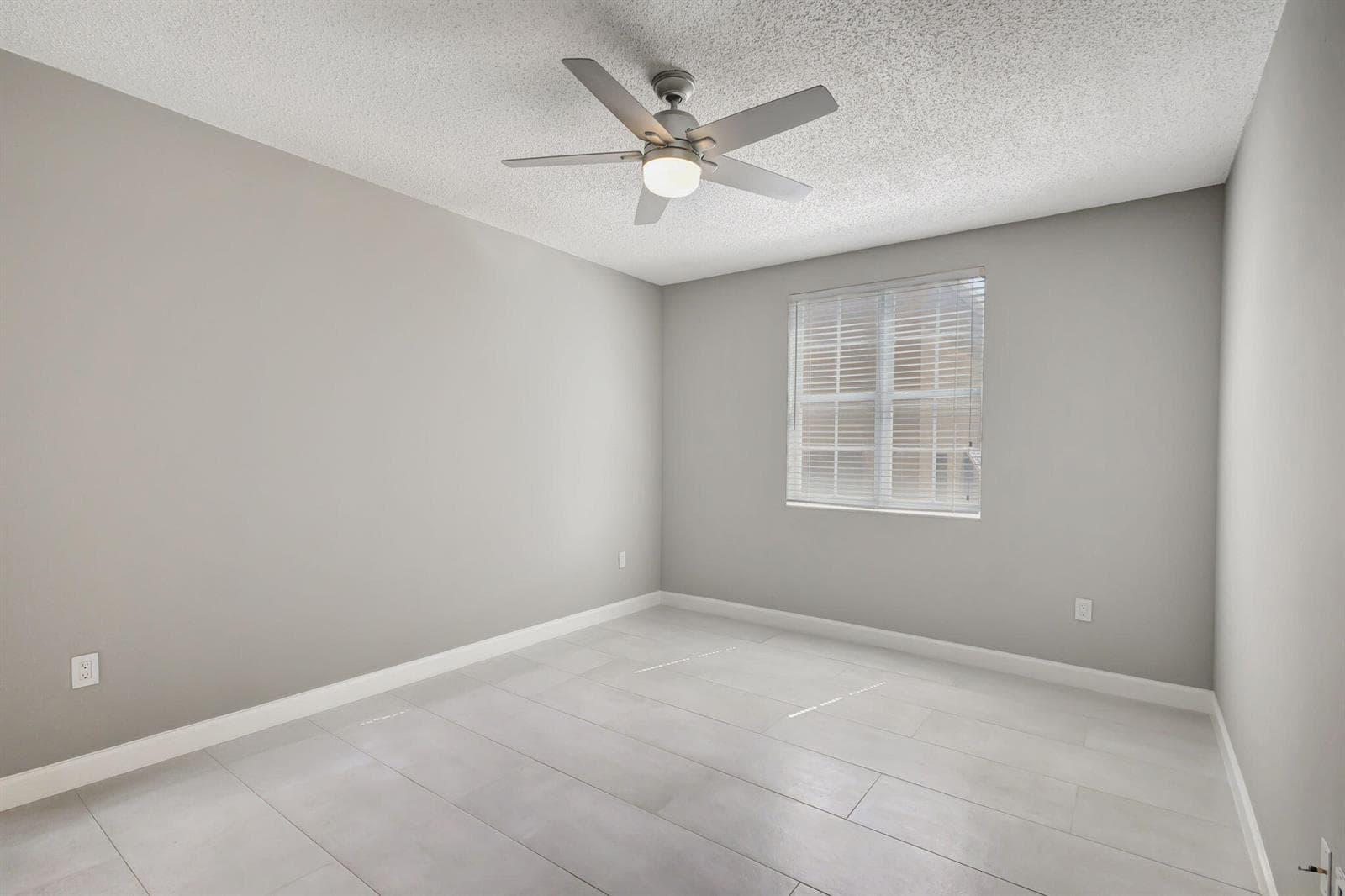 616 Clearwater Park Road, Unit 312 Bedro