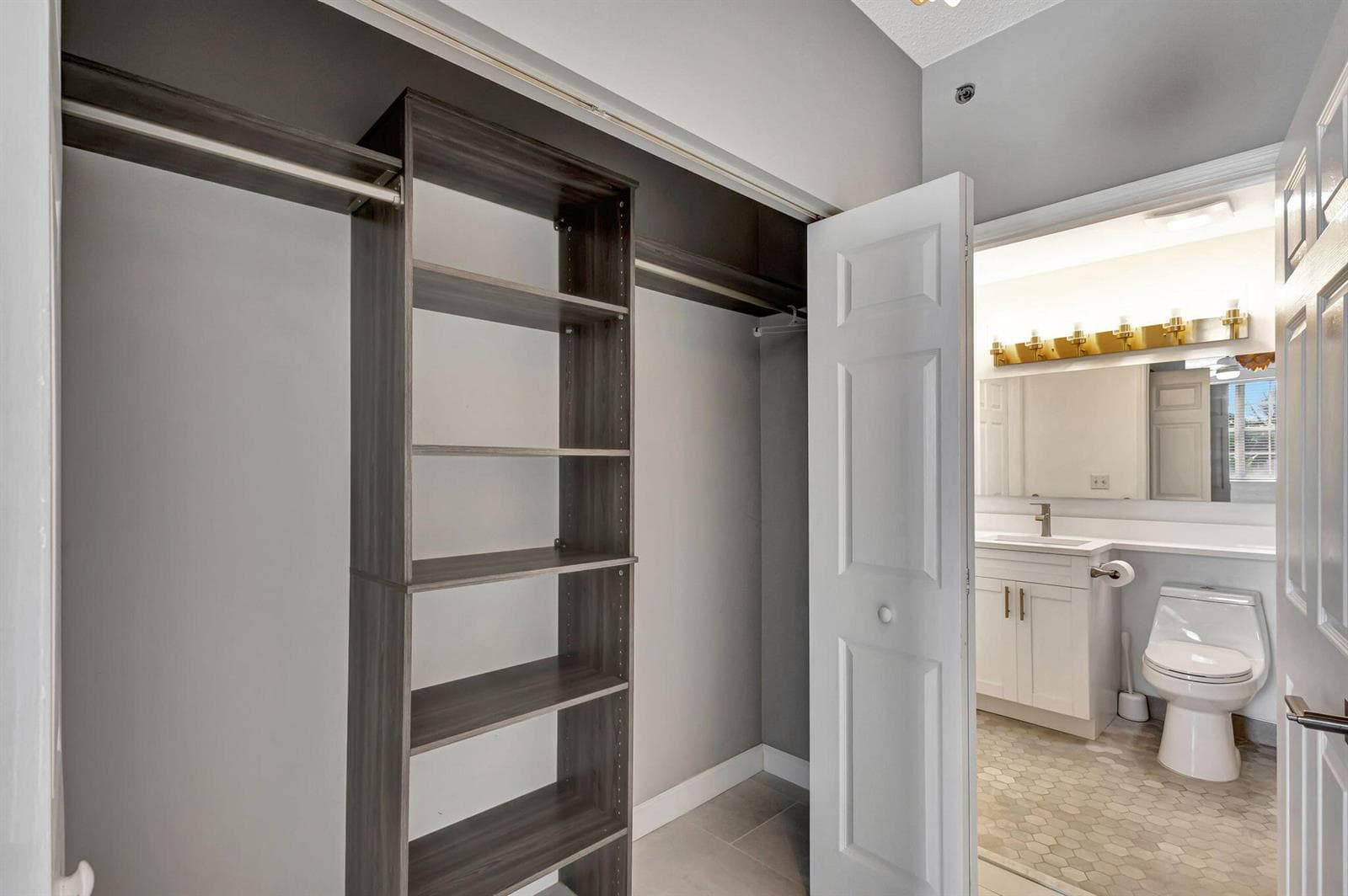 616 Clearwater Park Road, Unit 312 Bedro