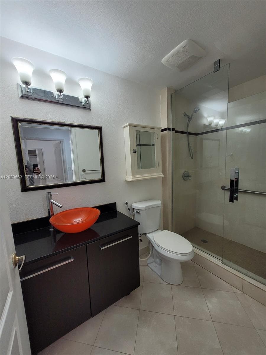 CENTURY PARK CONDO · #111 in Miami - Photo 16
