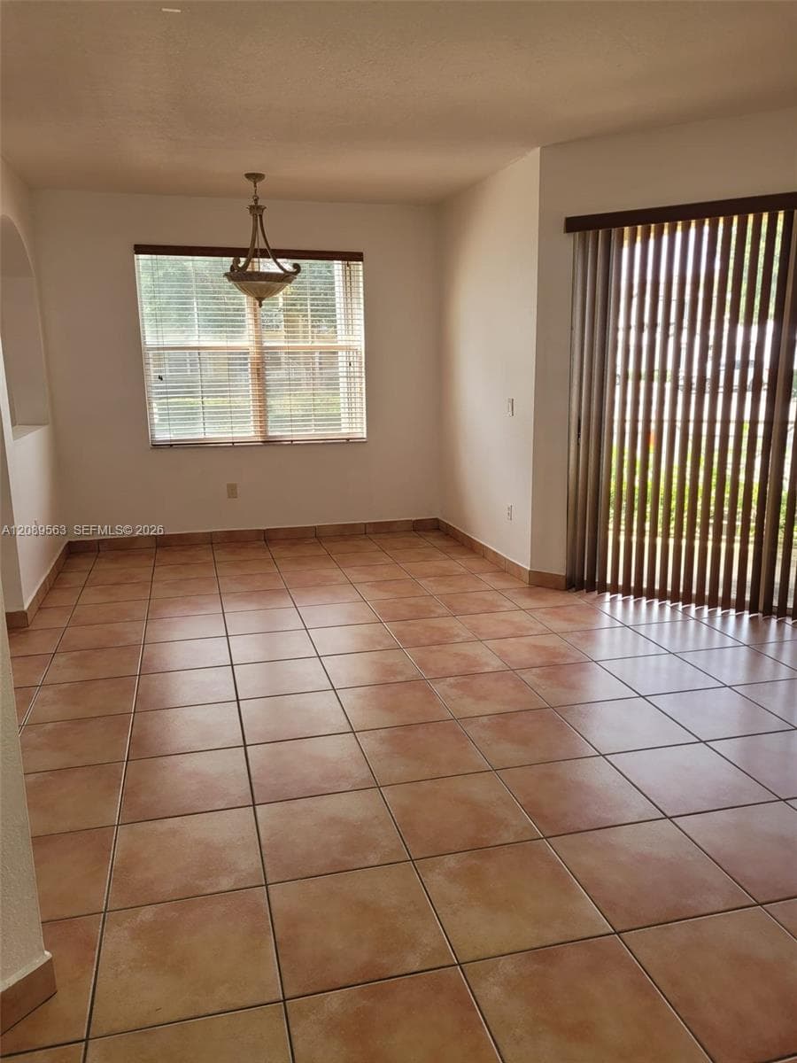Living Dining Area
