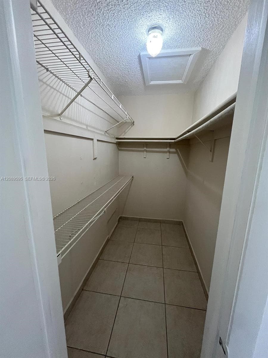 Master Walking Closet
