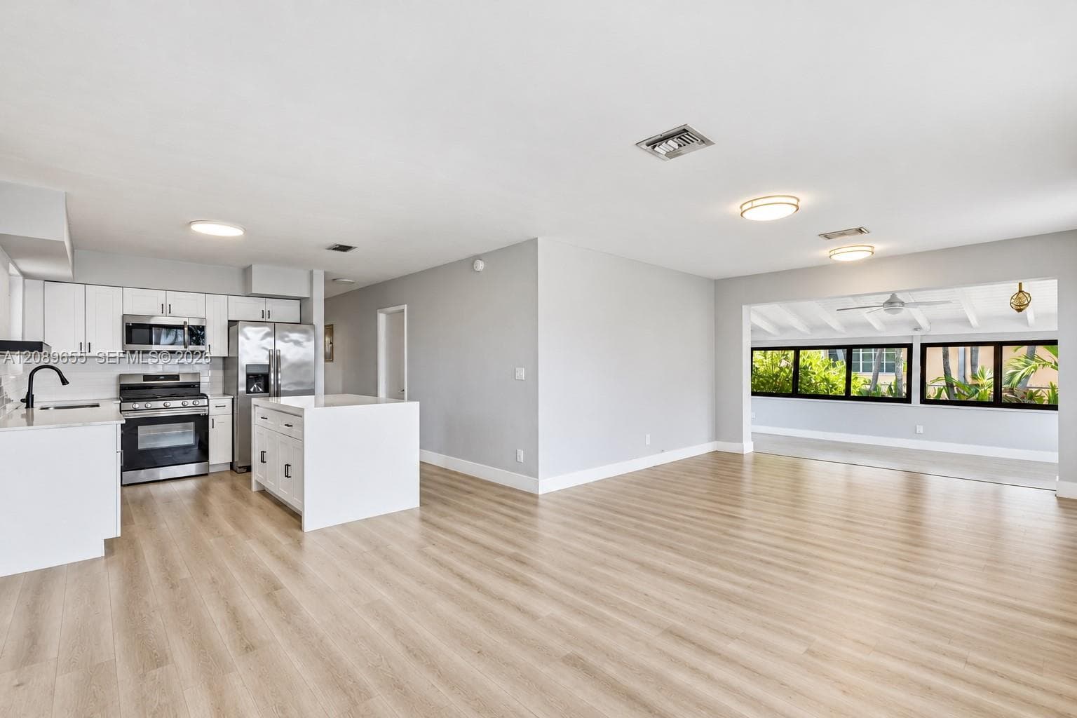 21341 NE 25th Ct photo 9