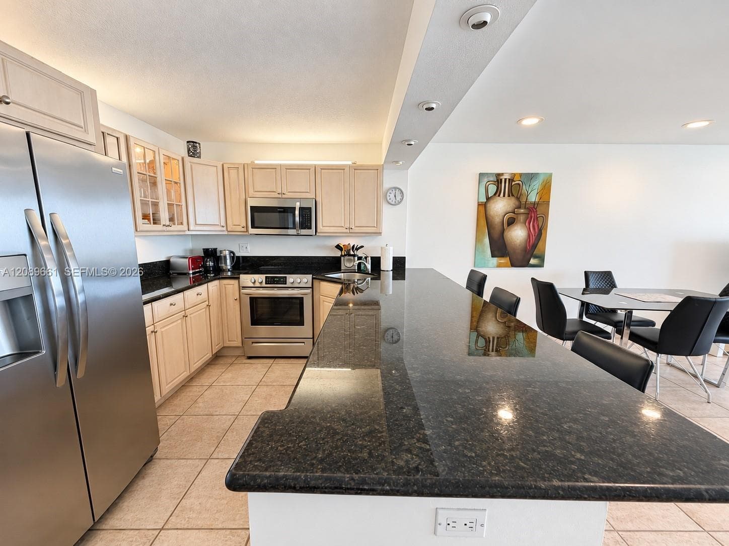 SEA AIR TOWERS CONDO · #1404 in Hollywood - Photo 3
