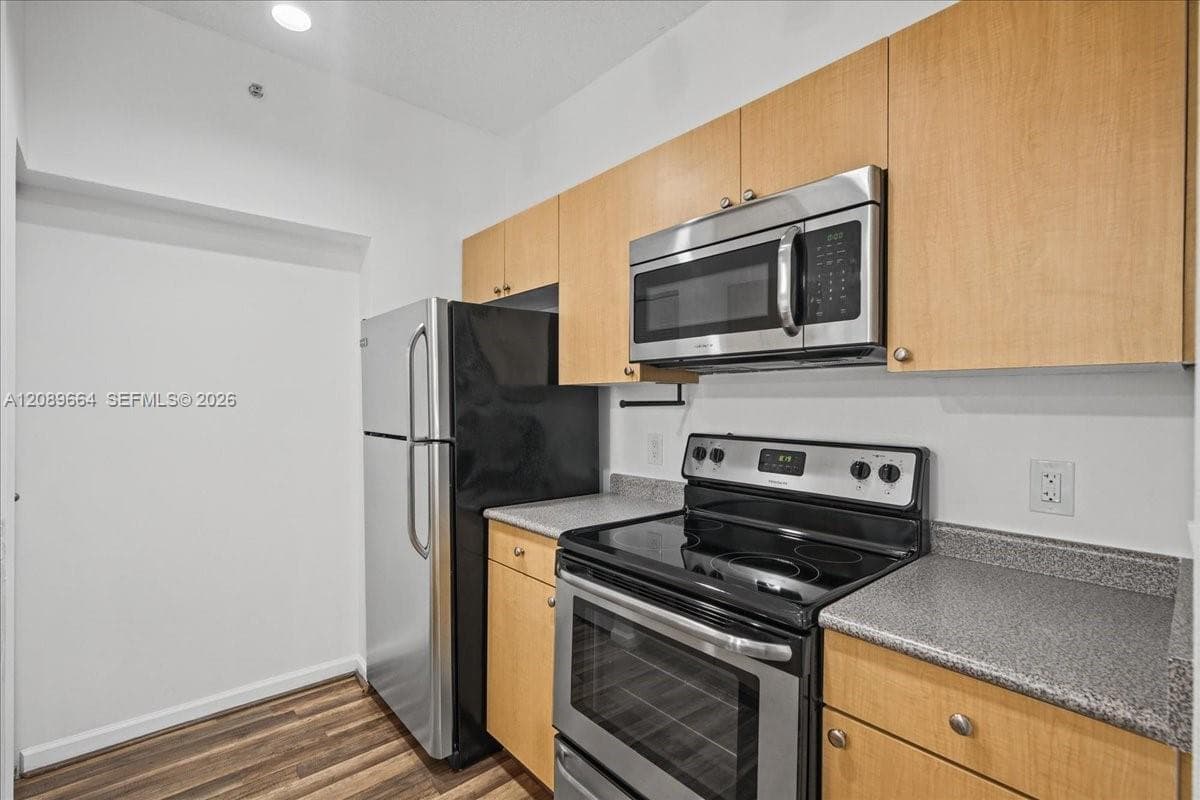 REGENT PARK CONDO · #112B in Hollywood - Photo 16