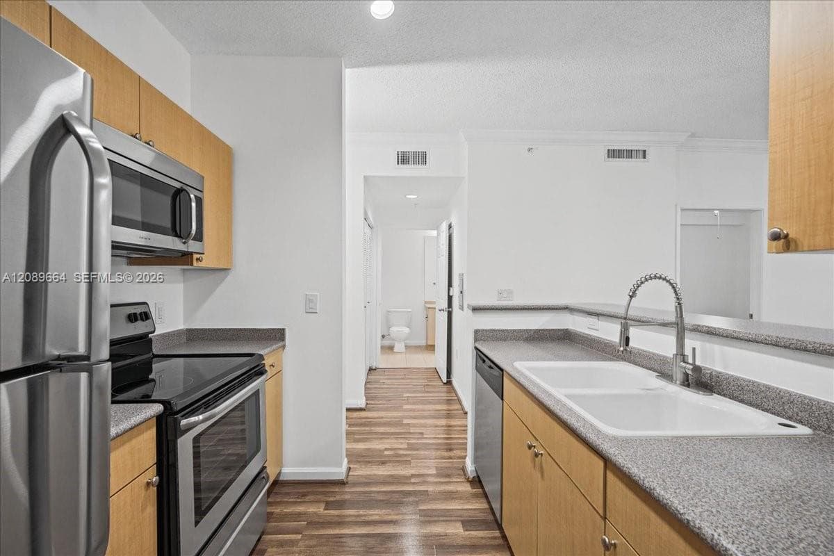 REGENT PARK CONDO · #112B in Hollywood - Photo 15