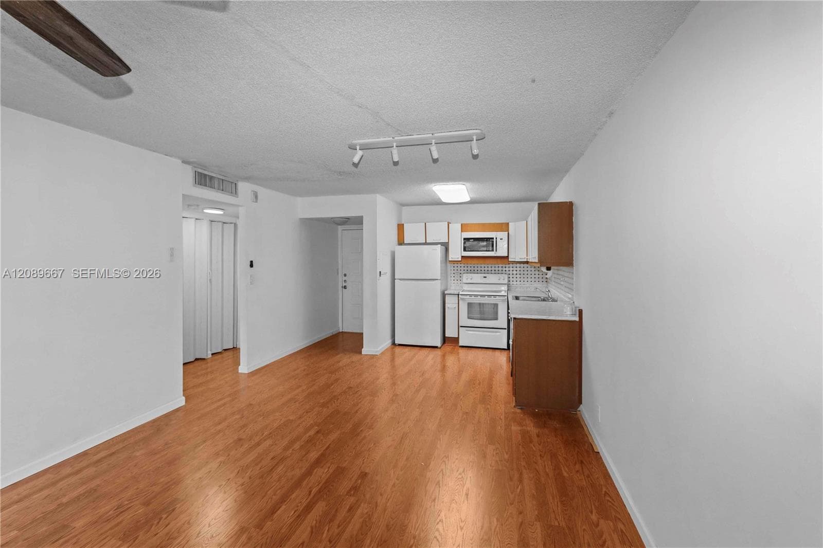 SANDORAL CONDO PH I · #410 in Doral - Photo 8