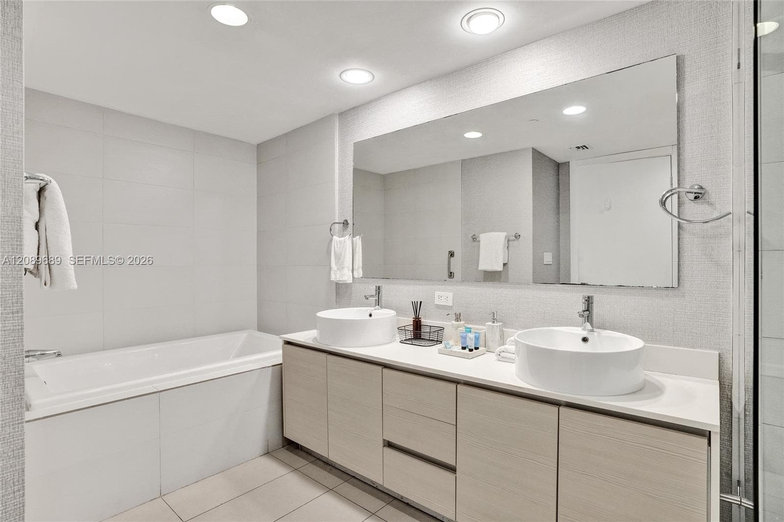 BEACHWALK · #T1002 in Hallandale Beach - Photo 38
