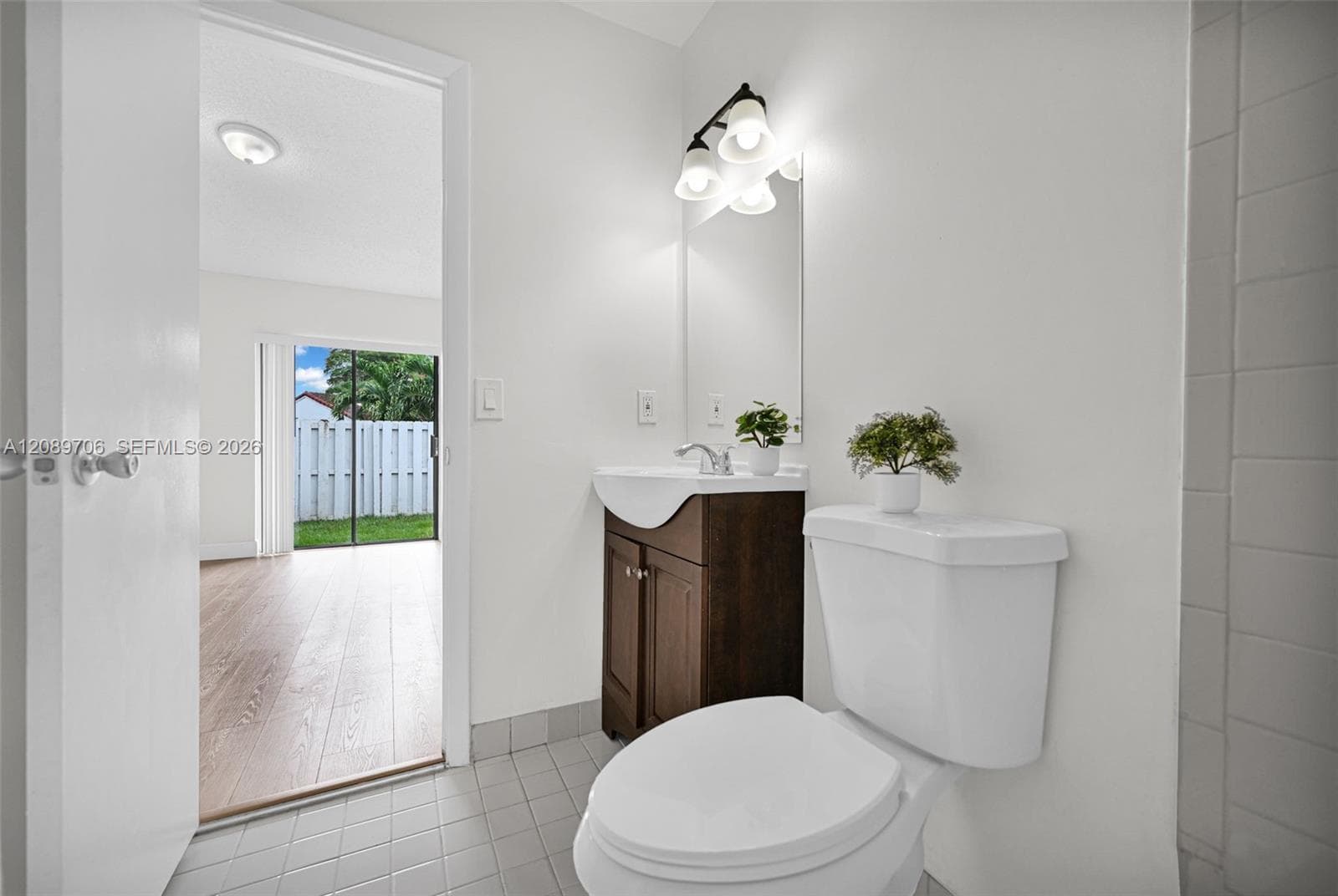2414 San Remo Cir photo 27