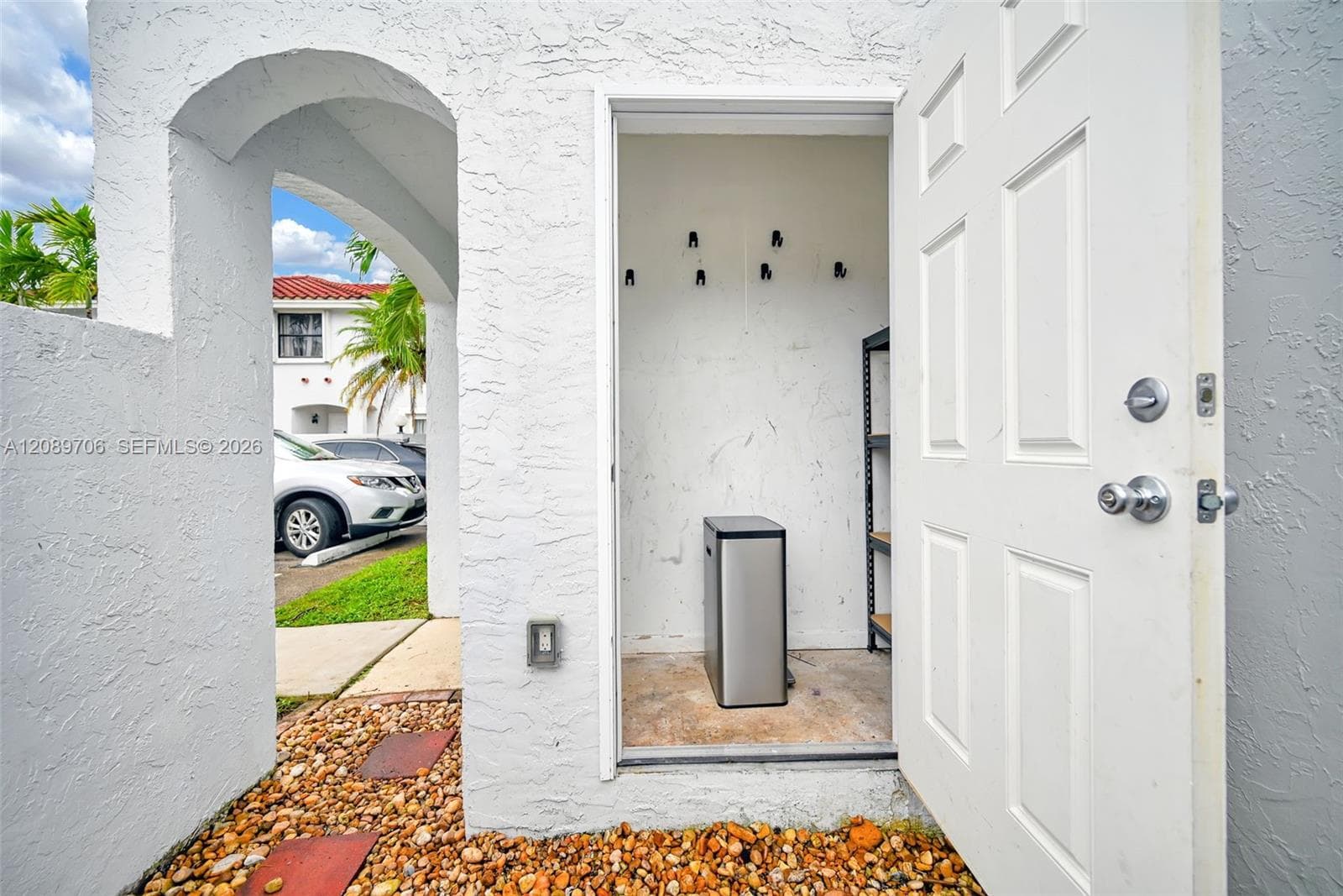 2414 San Remo Cir photo 6