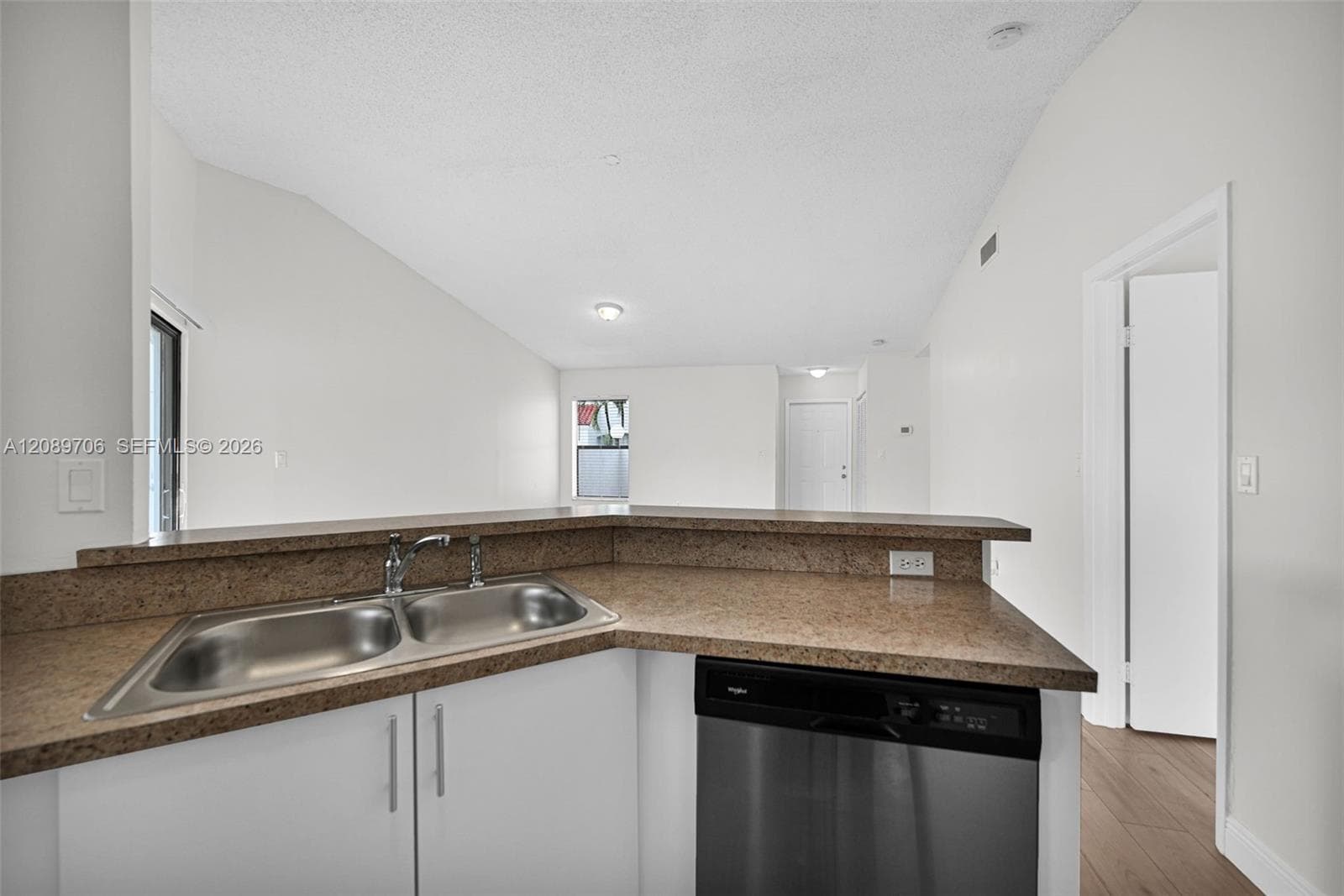 2414 San Remo Cir photo 16