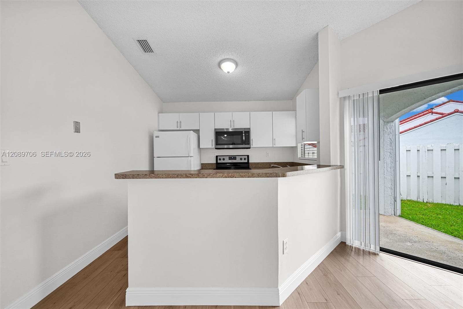 2414 San Remo Cir photo 12
