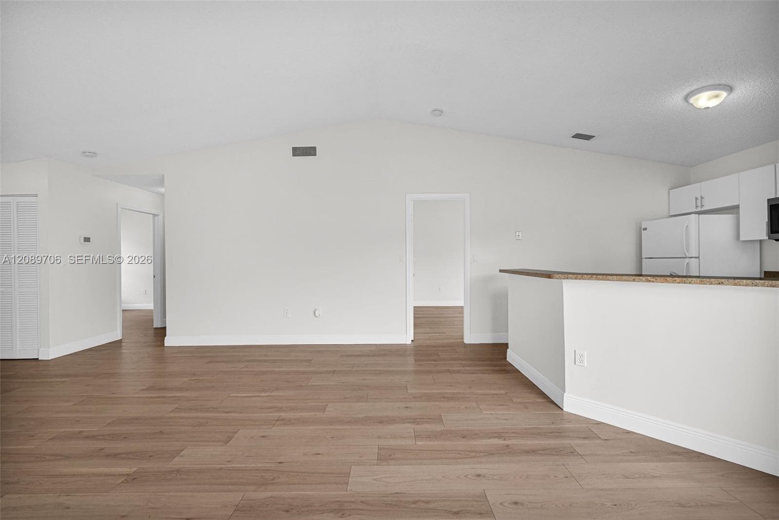 2414 San Remo Cir photo 7