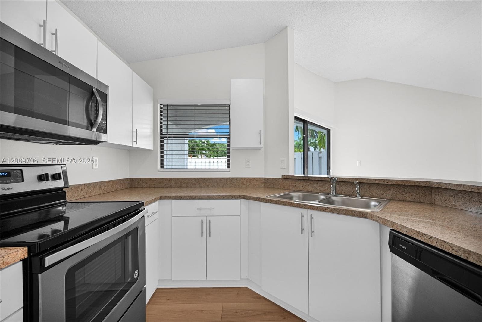 2414 San Remo Cir photo 14