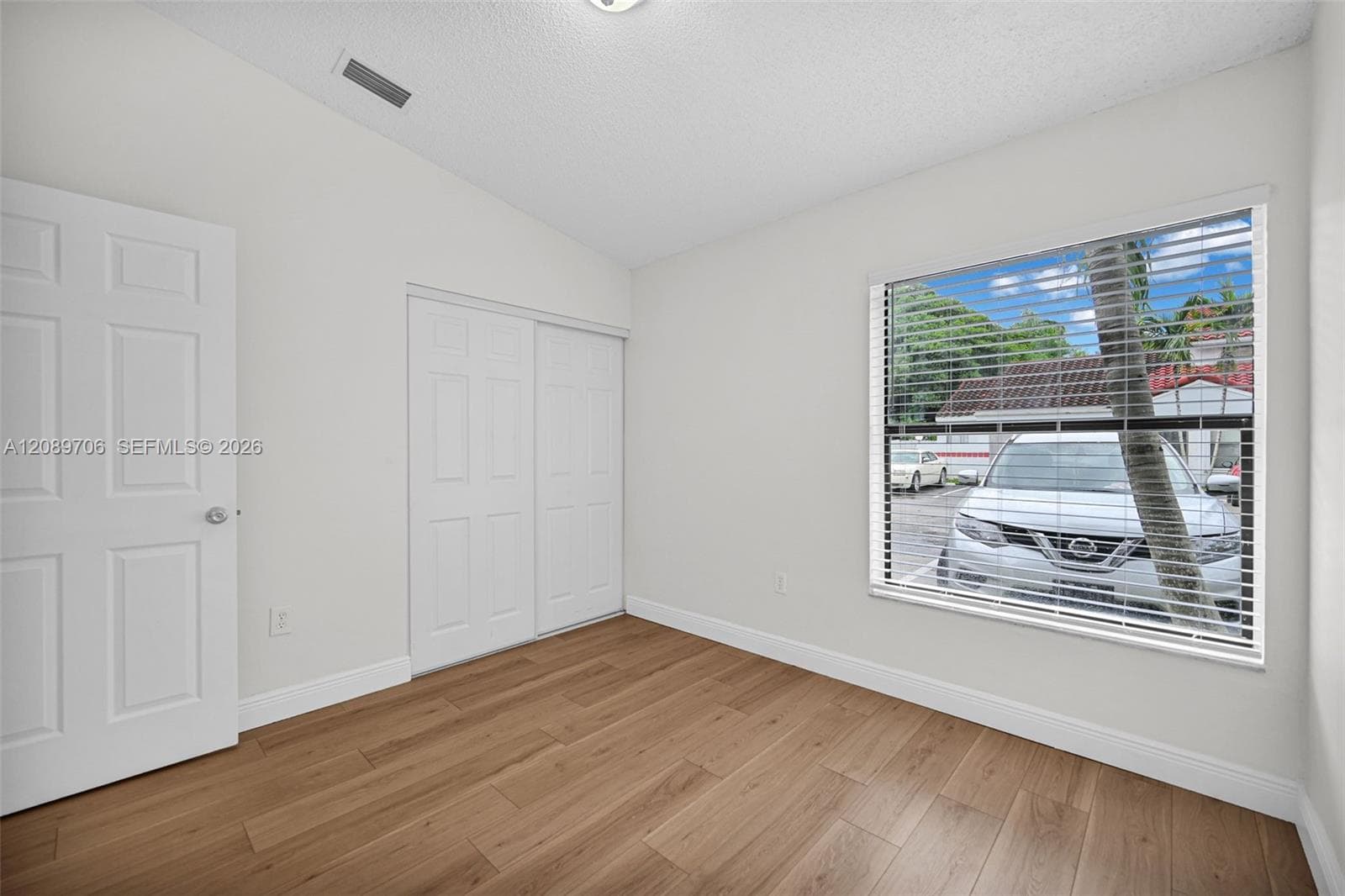 2414 San Remo Cir photo 18