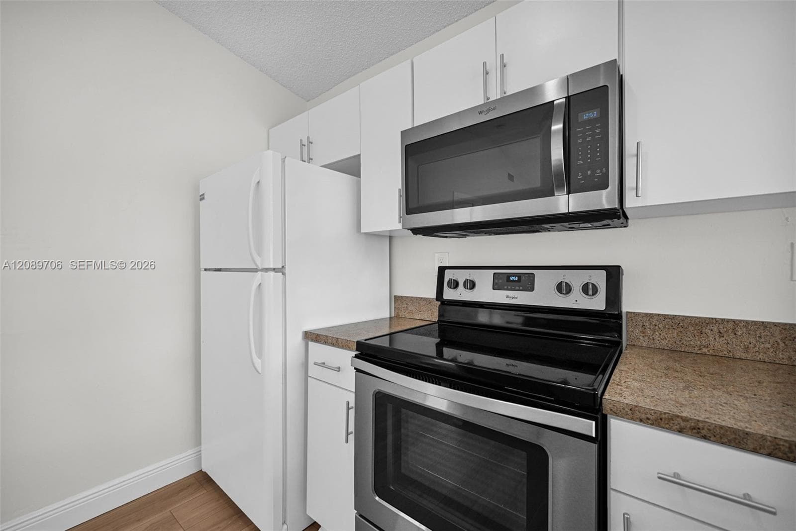 2414 San Remo Cir photo 15