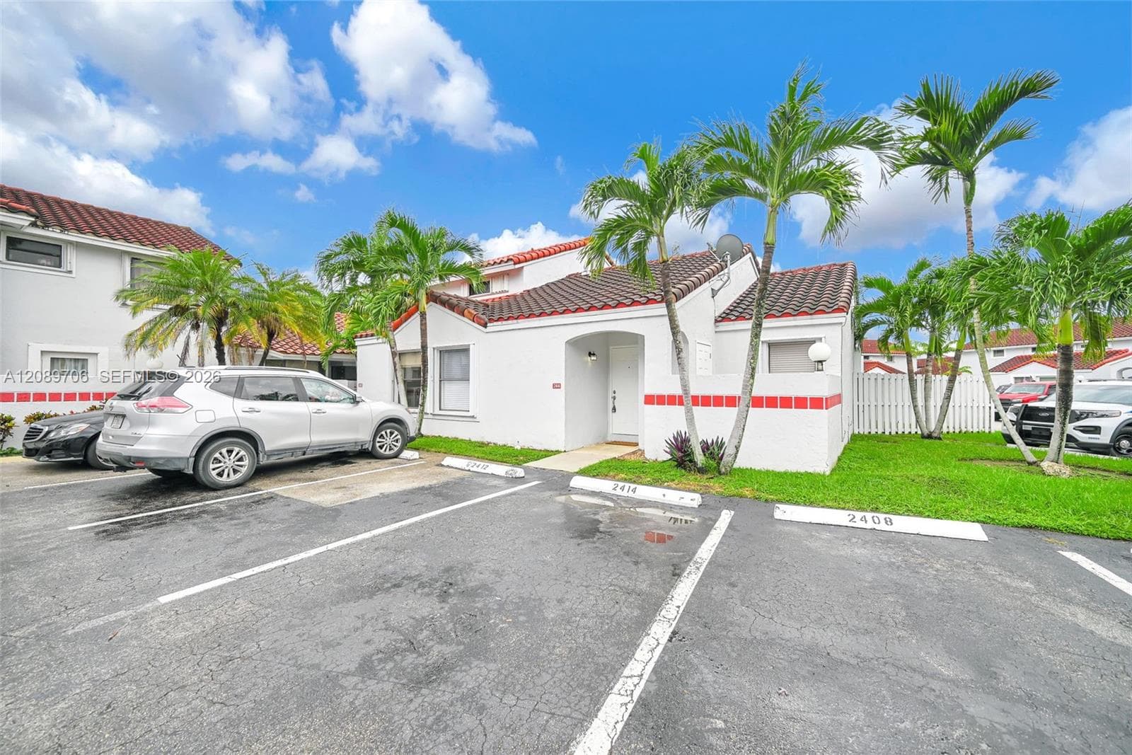 2414 San Remo Cir photo 40