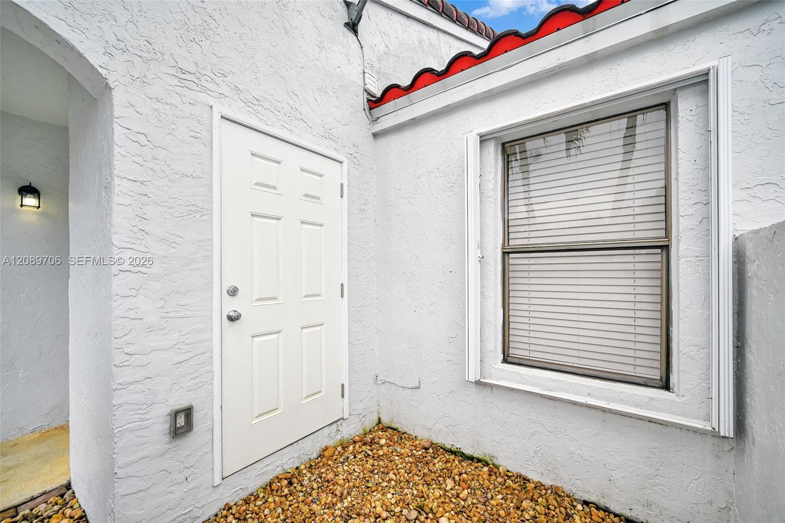 2414 San Remo Cir photo 4