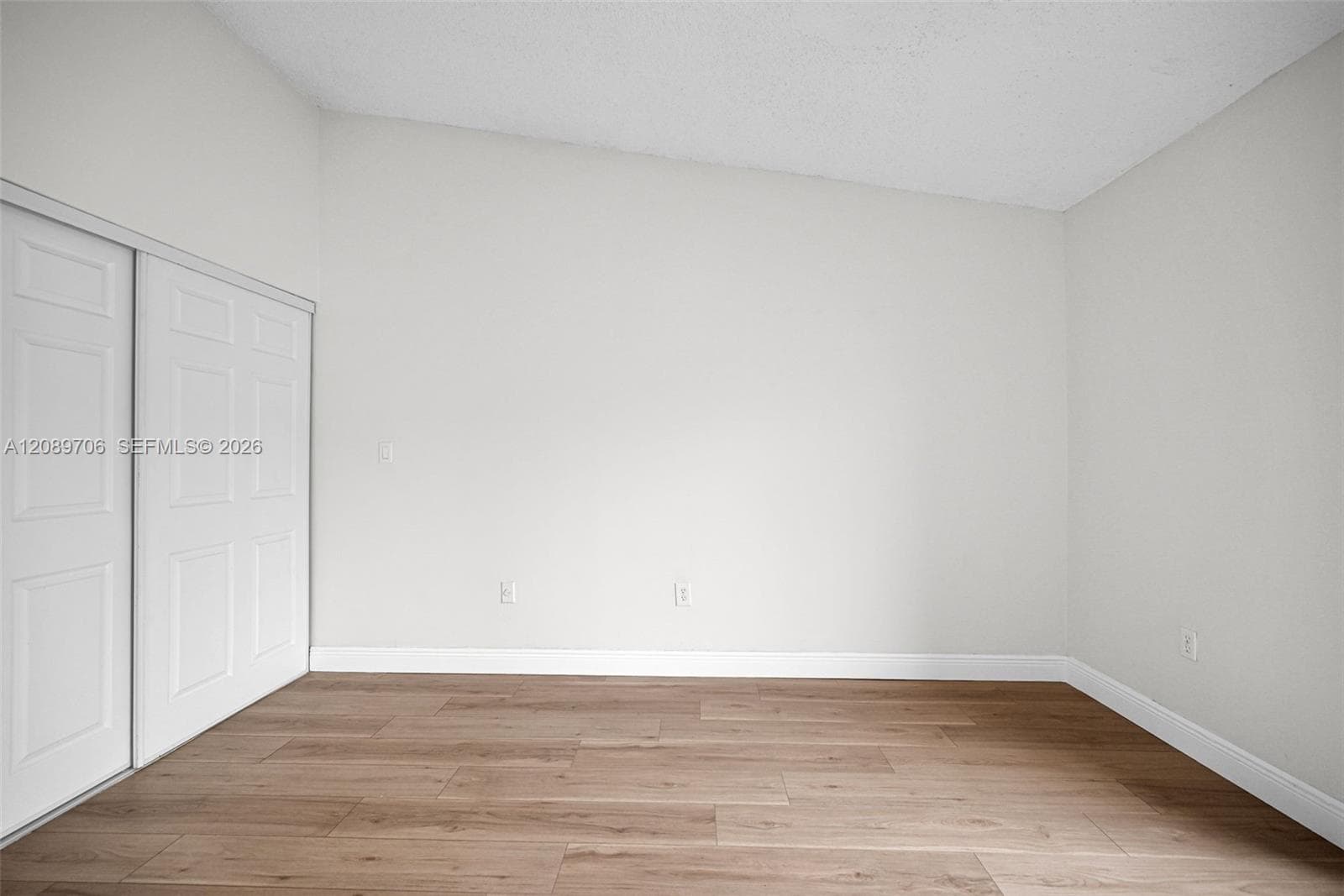 2414 San Remo Cir photo 25