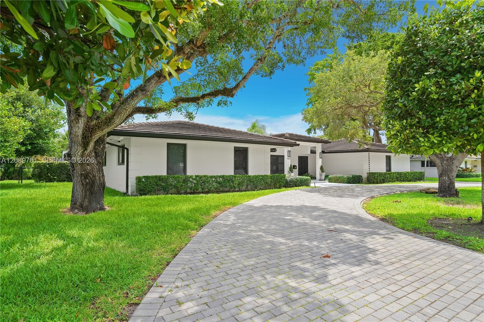 7420 SW 109th Ter photo 3