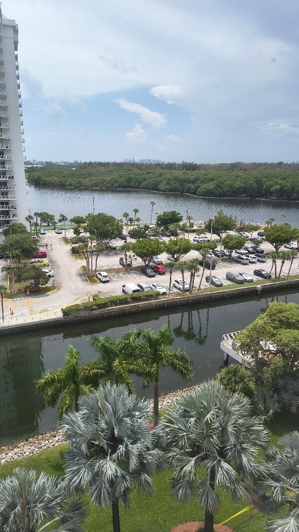 COASTAL TOWERS CONDO · #921 in Sunny Isles Beach - Photo 6