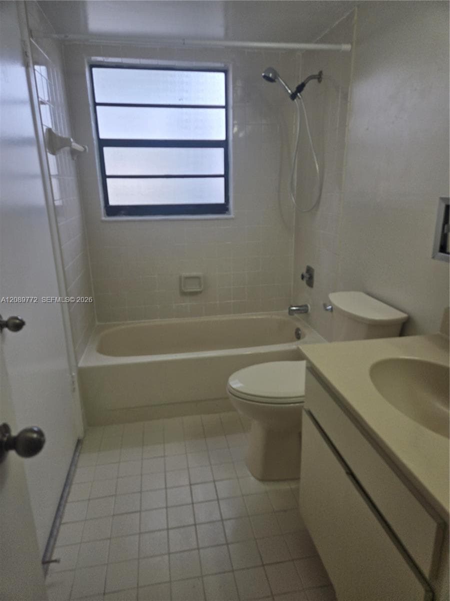 KENLAND BEND NORTH CONDO · #L102 in Miami - Photo 10