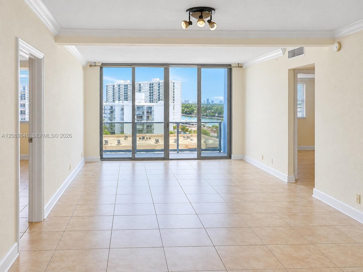 401 BLU Condo · #900 in Miami Beach - Photo 3