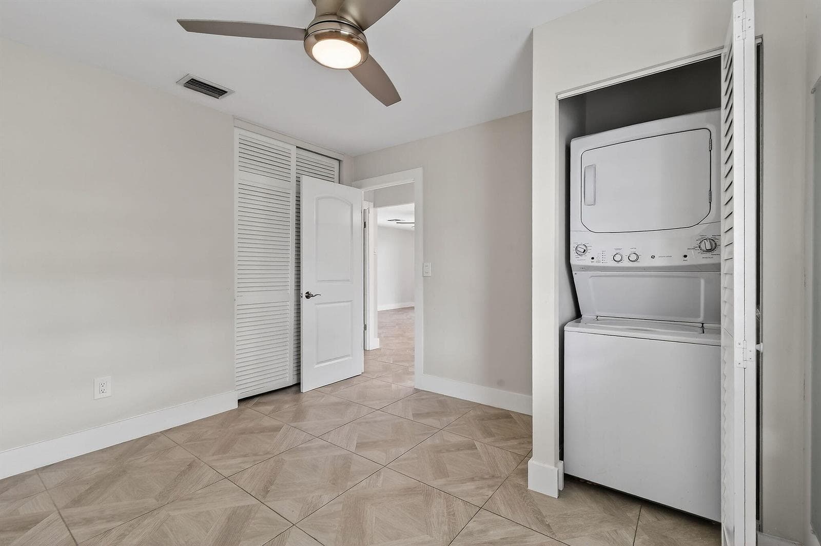 Guest room/office