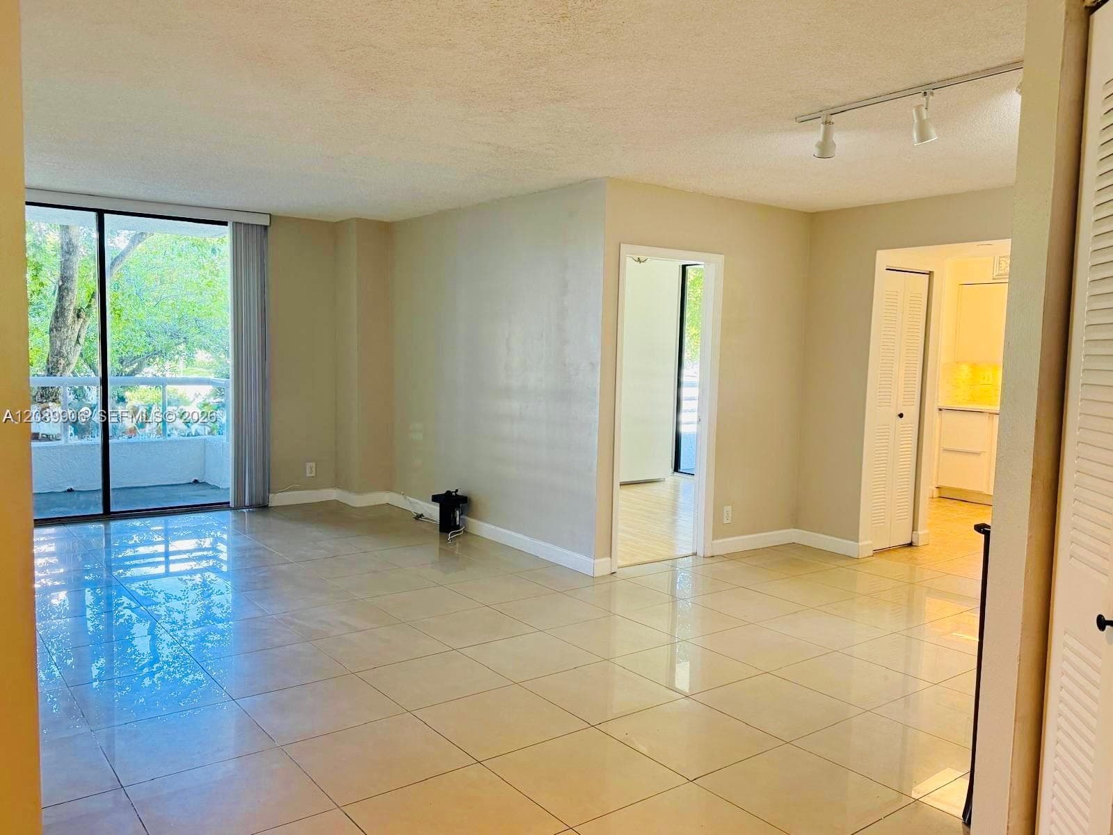PARC CENTRAL AVENTURA EAS · #206 in Aventura - Photo 20